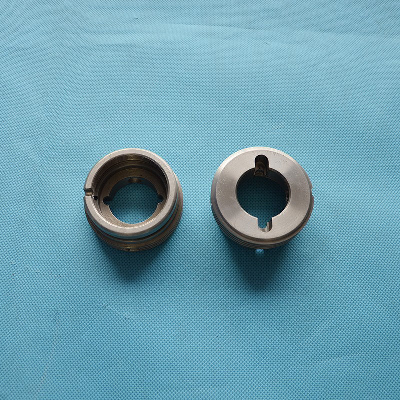 Centrifuge thread pressure ring